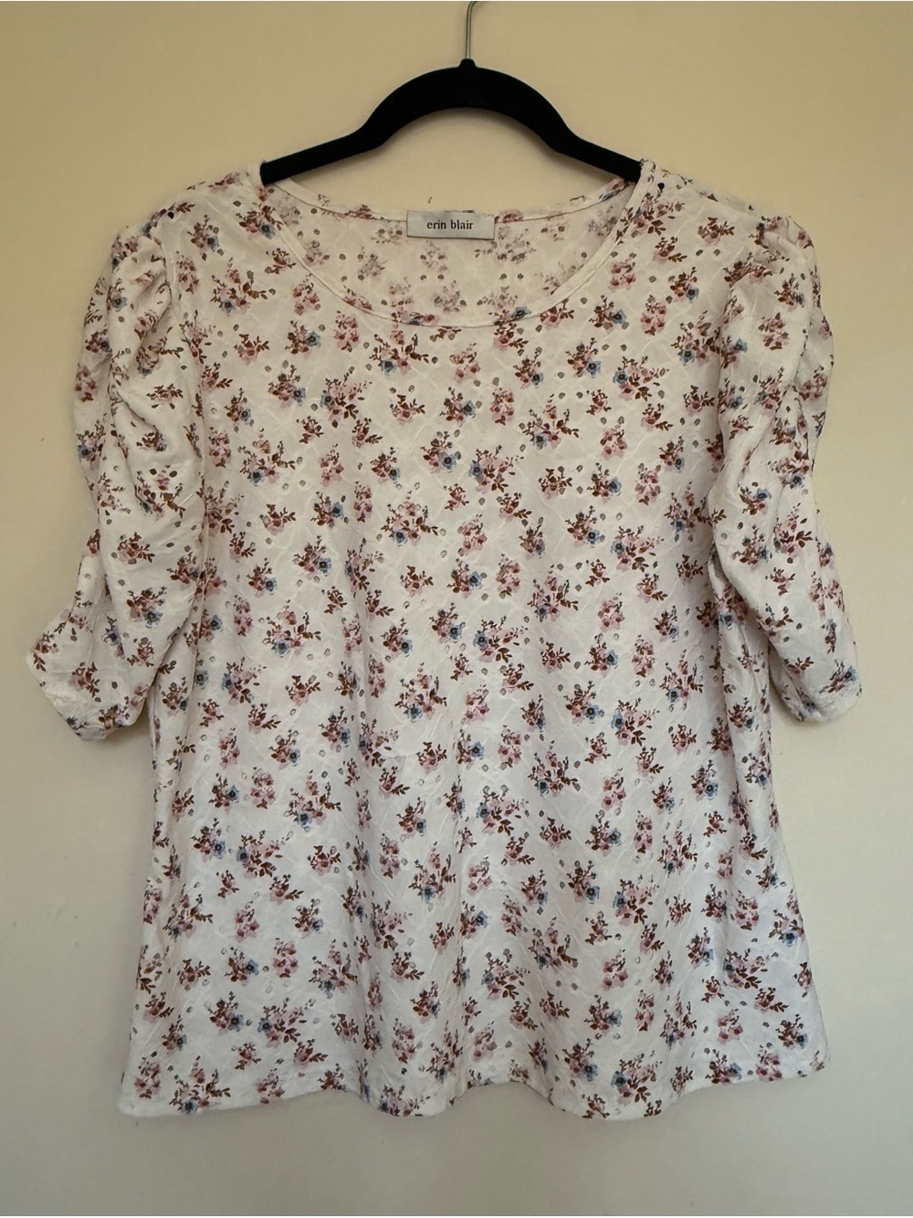 White Floral Eyelet Puff-Sleeve Women's Top